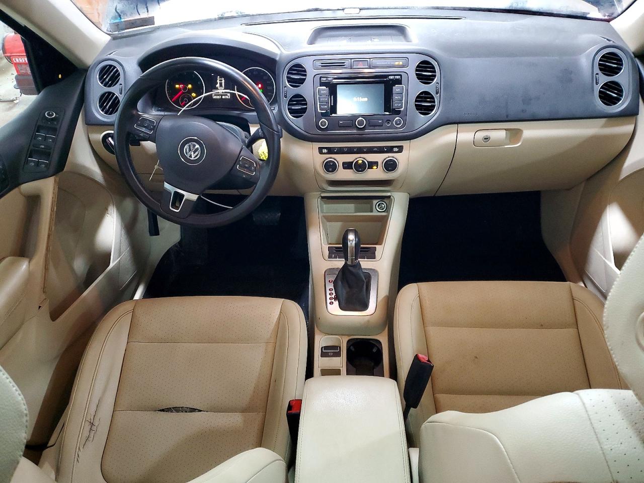 2013 VOLKSWAGEN TIGUAN S photo 8