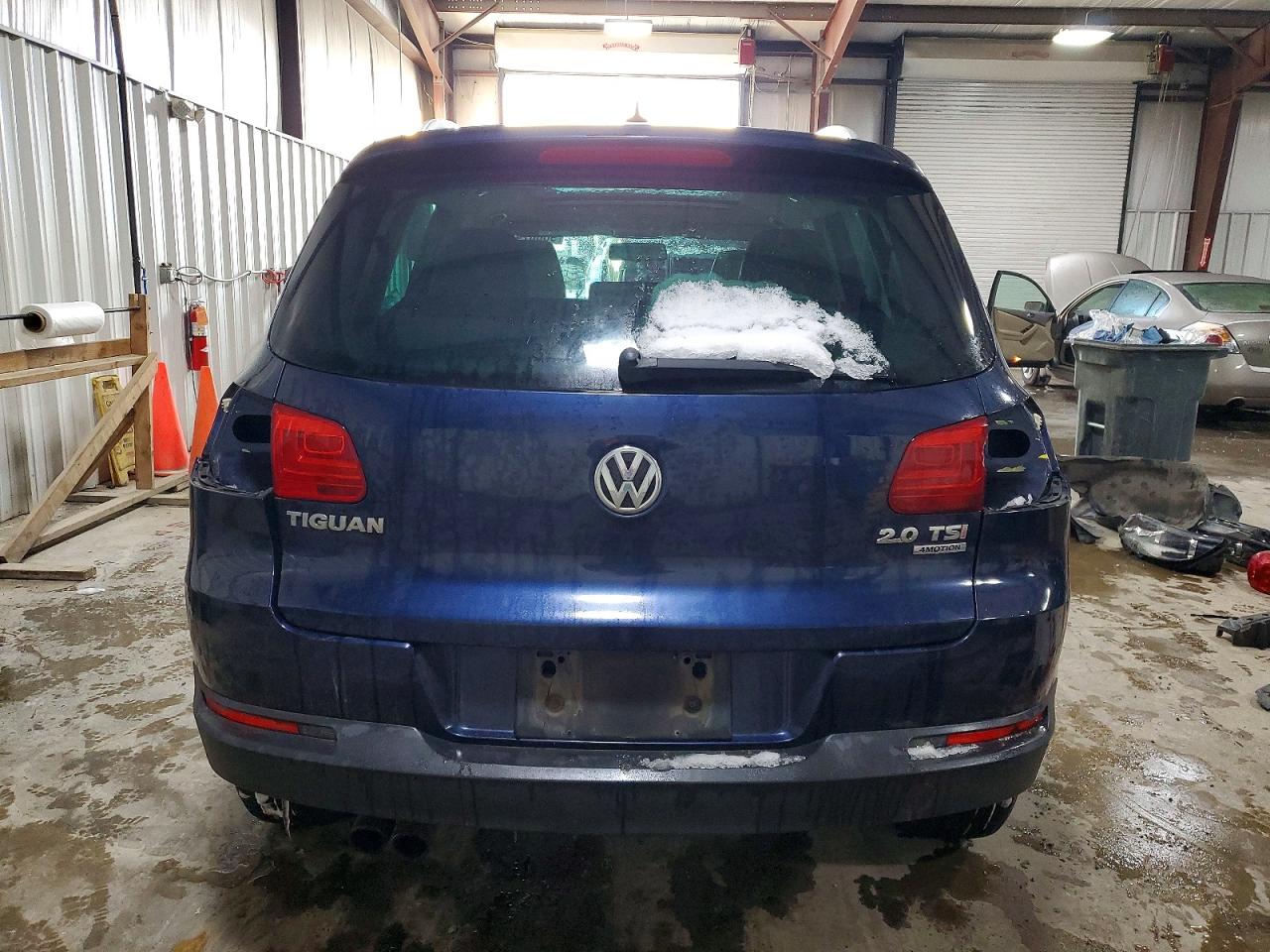 2013 VOLKSWAGEN TIGUAN S photo 6