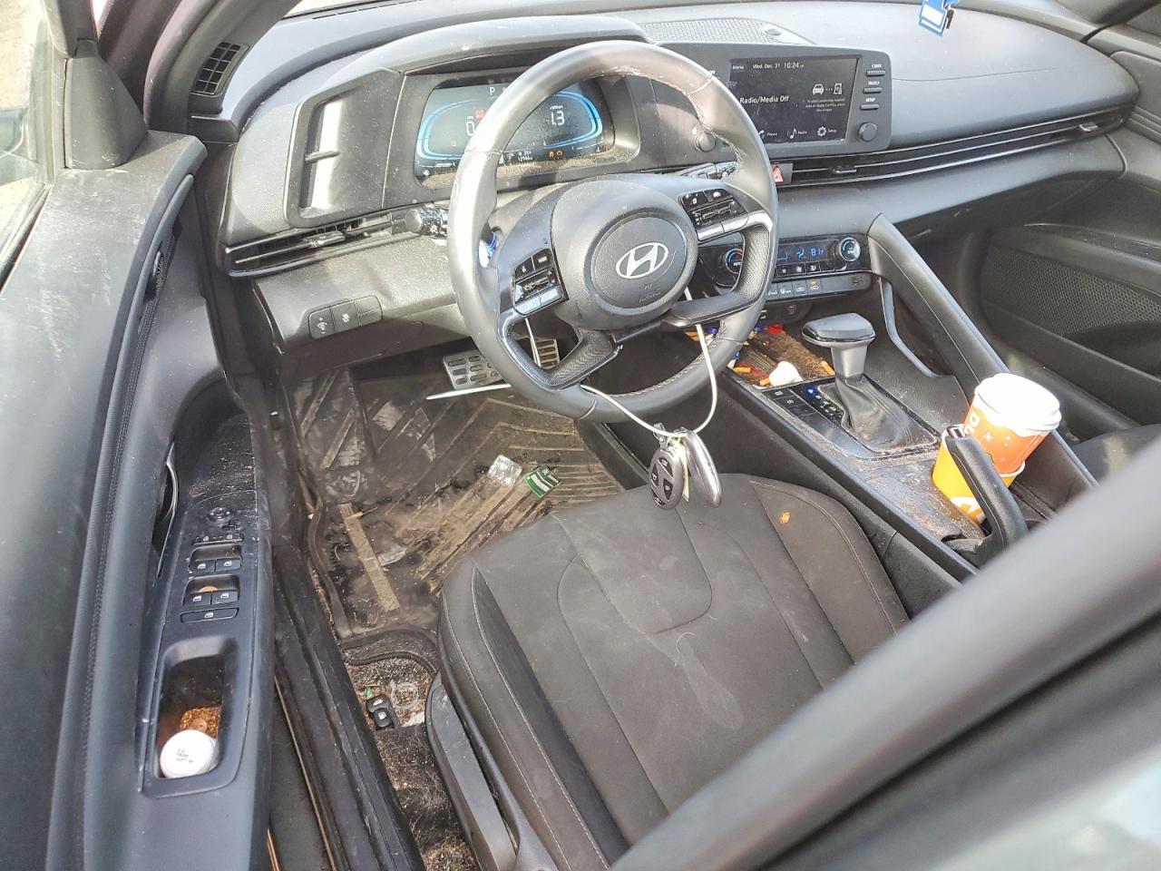 2025 HYUNDAI ELANTRA SEL SPORT photo 8