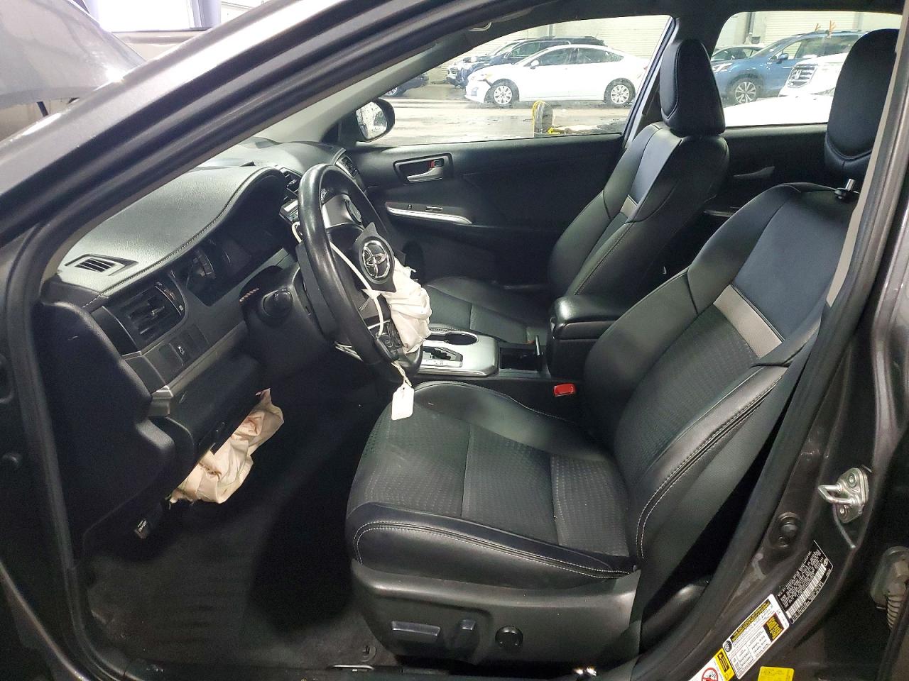 2014 TOYOTA CAMRY L photo 7
