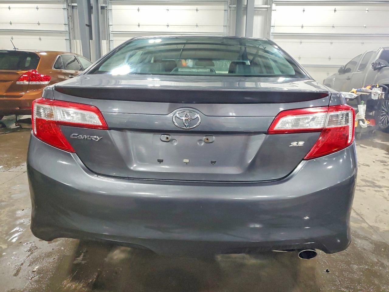 2014 TOYOTA CAMRY L photo 6