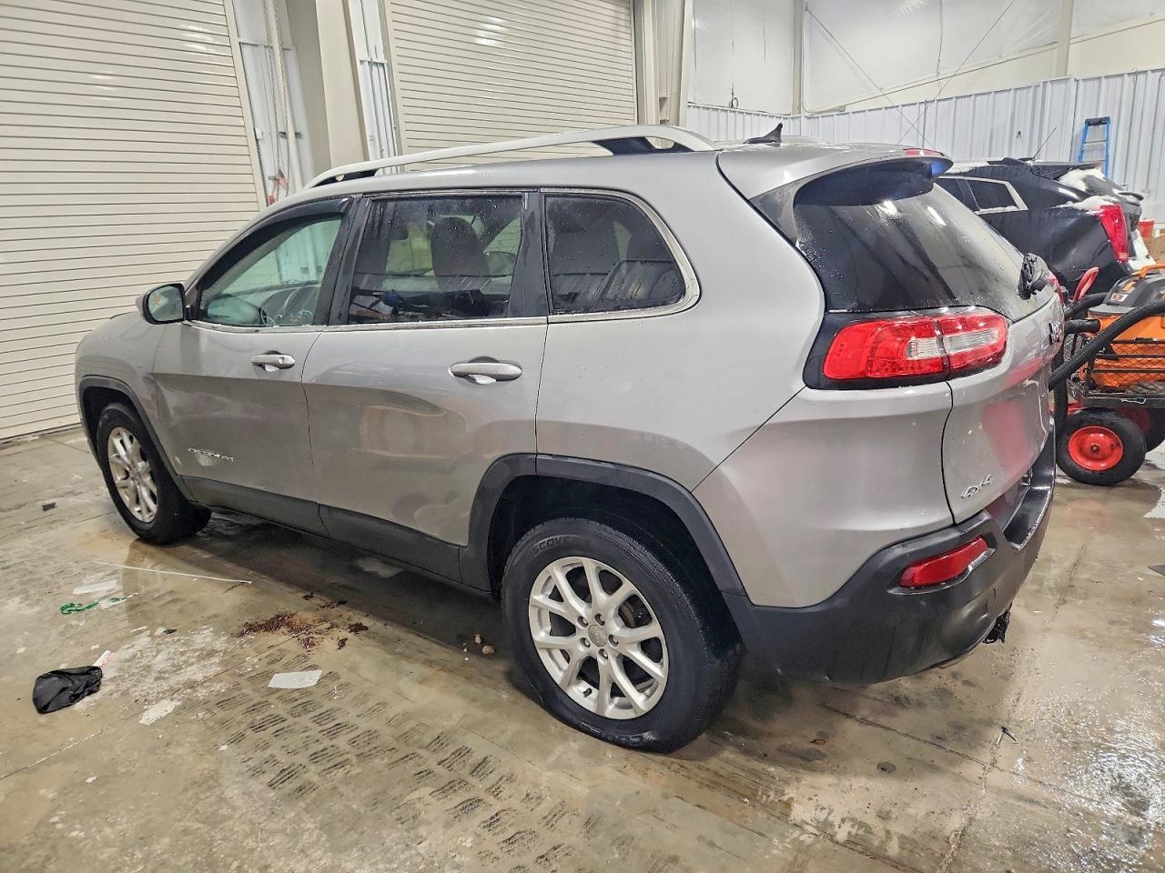 2014 JEEP CHEROKEE LATITUDE photo 2