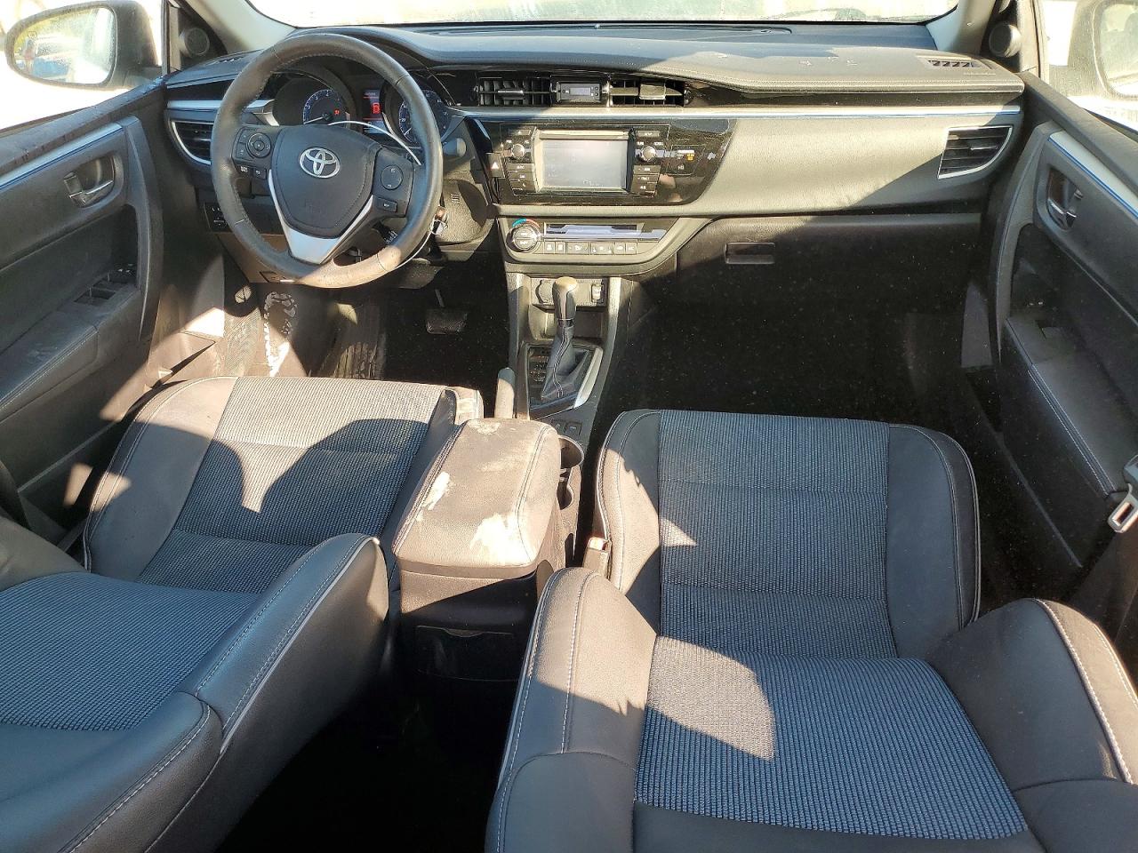 2015 TOYOTA COROLLA L photo 8