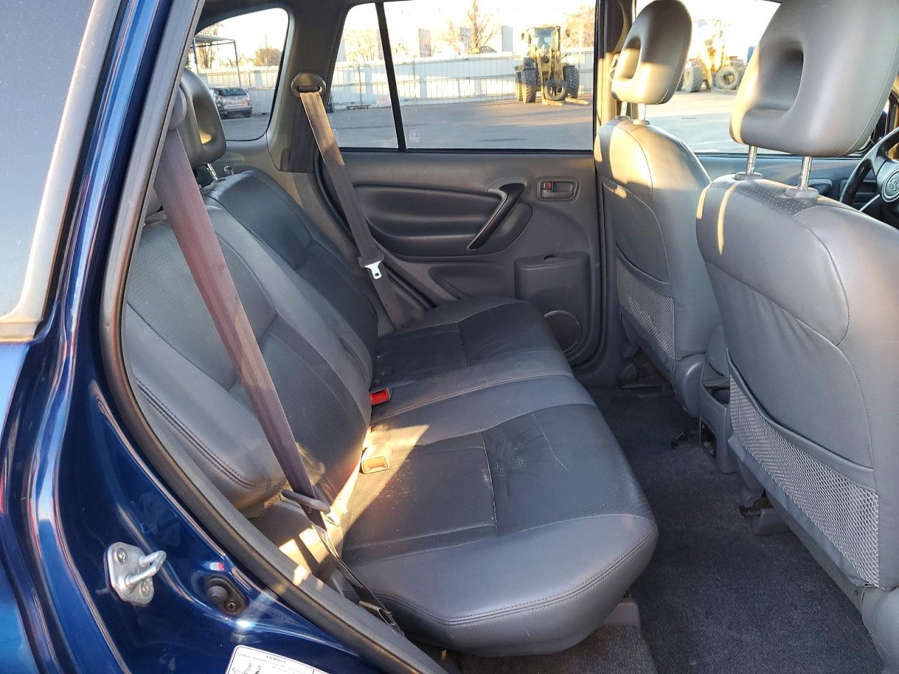 2003 TOYOTA RAV4 photo 11