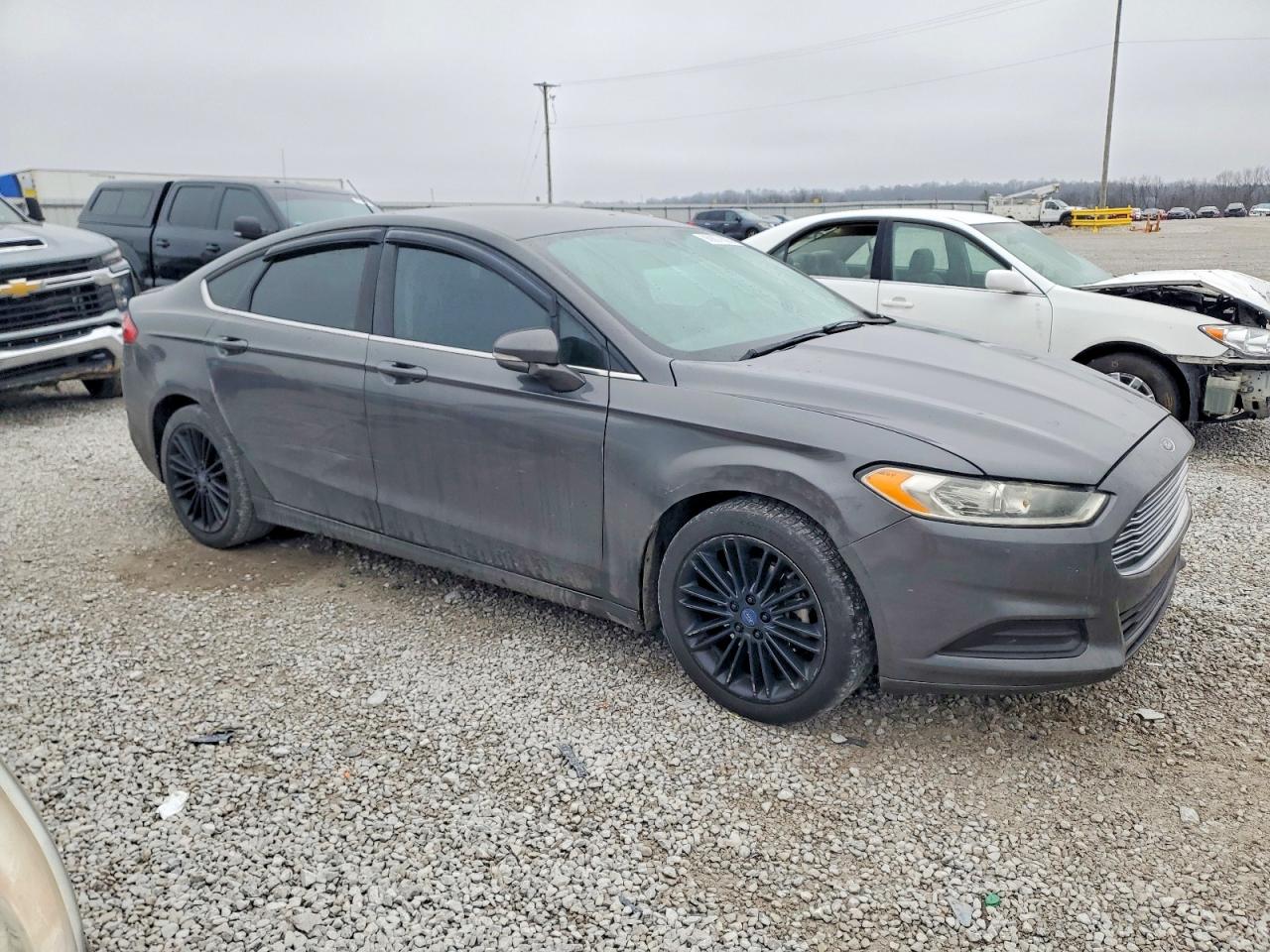2015 FORD FUSION SE photo 4