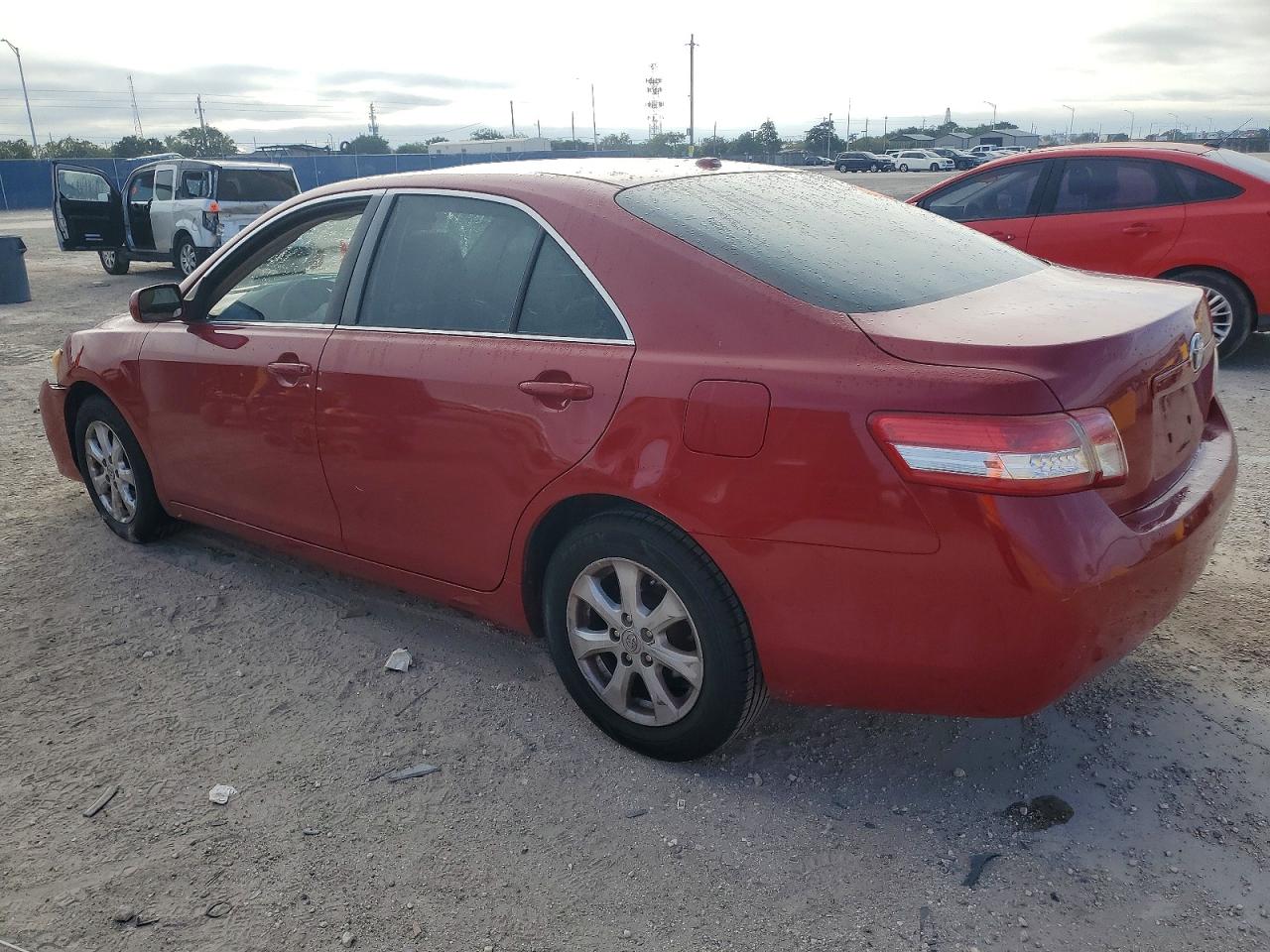 2011 TOYOTA CAMRY BASE photo 2