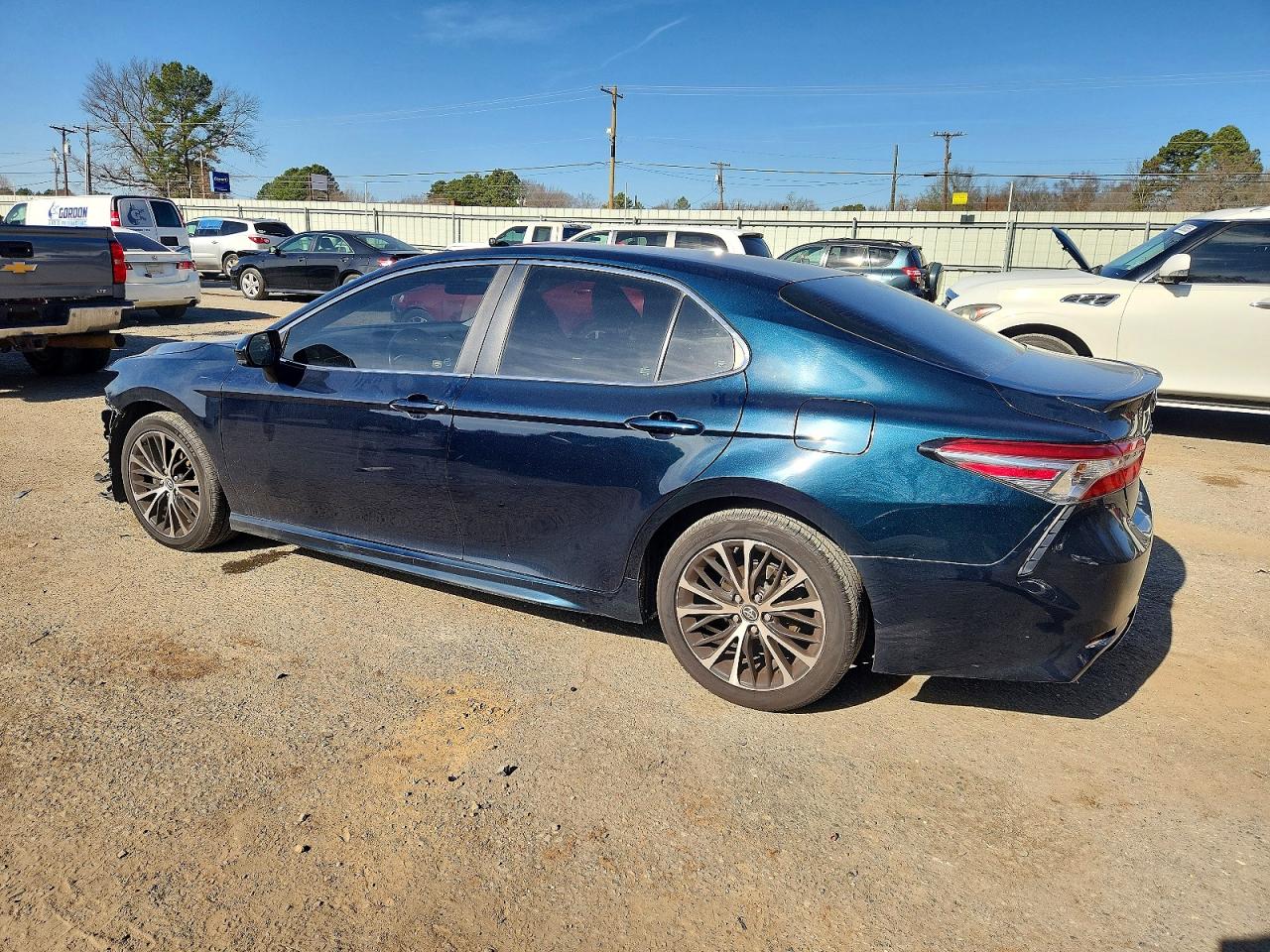 2018 TOYOTA CAMRY L photo 2