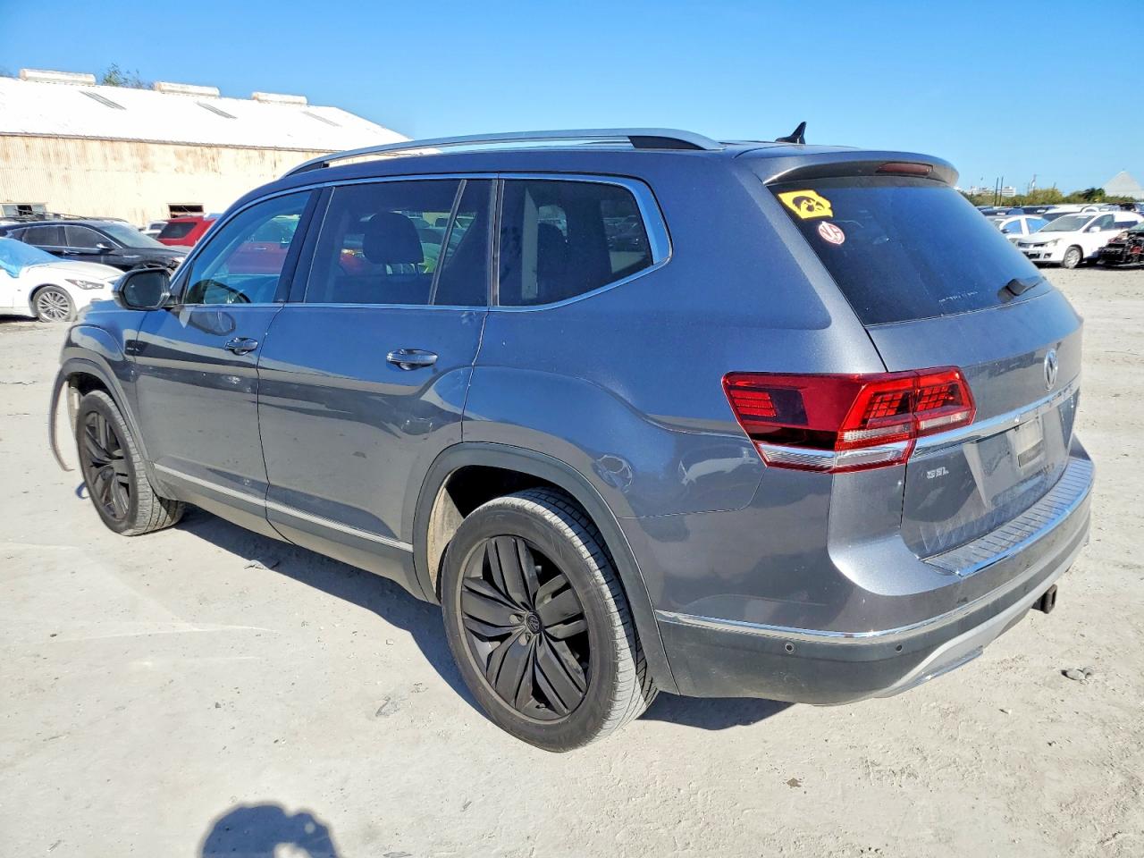 2018 VOLKSWAGEN ATLAS SEL PREMIUM photo 2