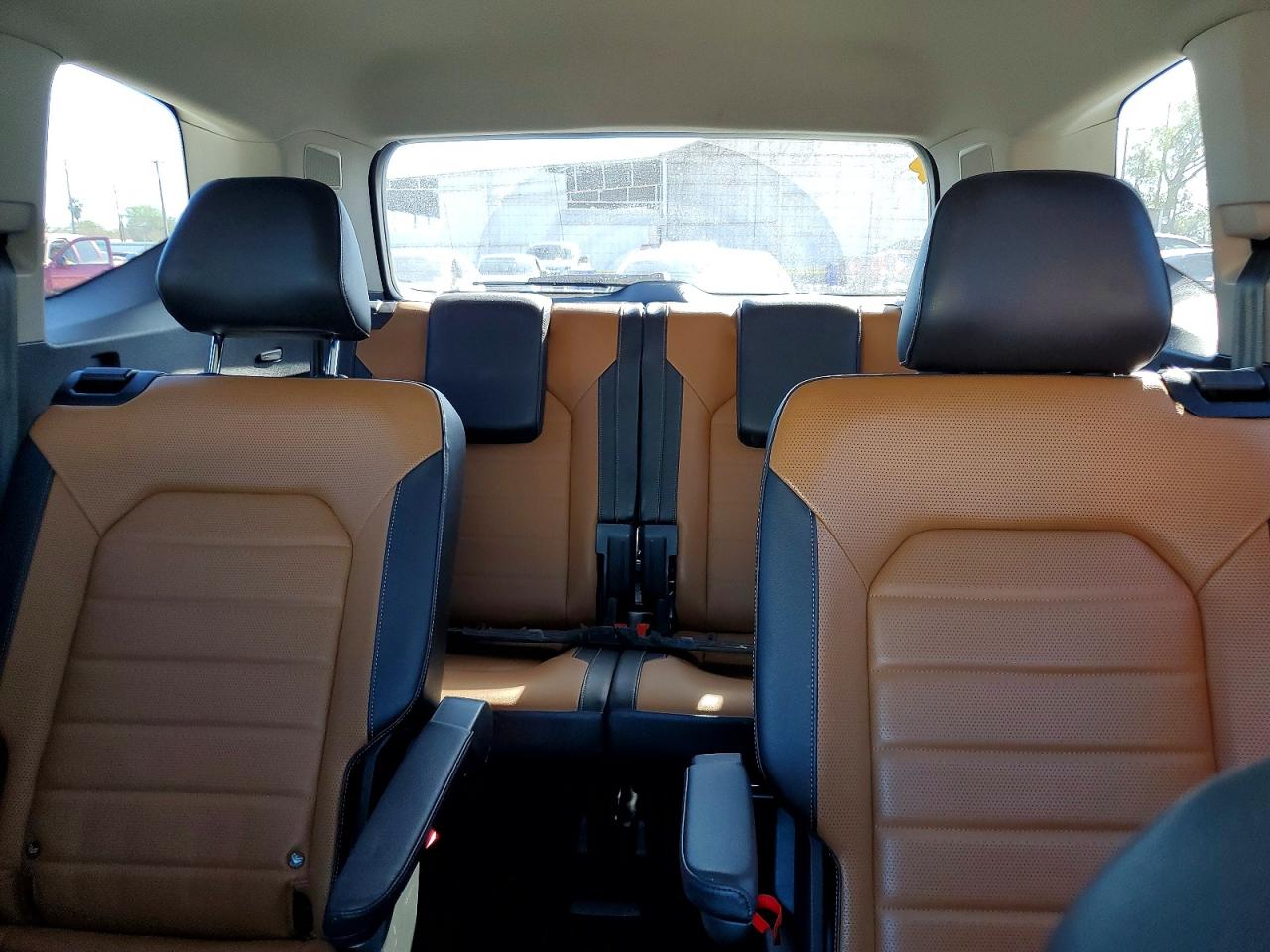 2018 VOLKSWAGEN ATLAS SEL PREMIUM photo 10