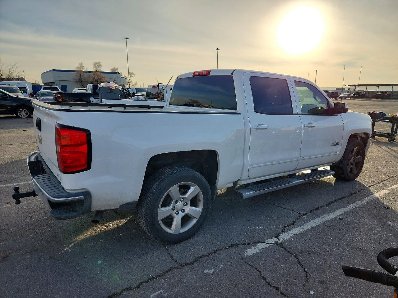 2017 CHEVROLET SILVERADO C1500 LT photo 3