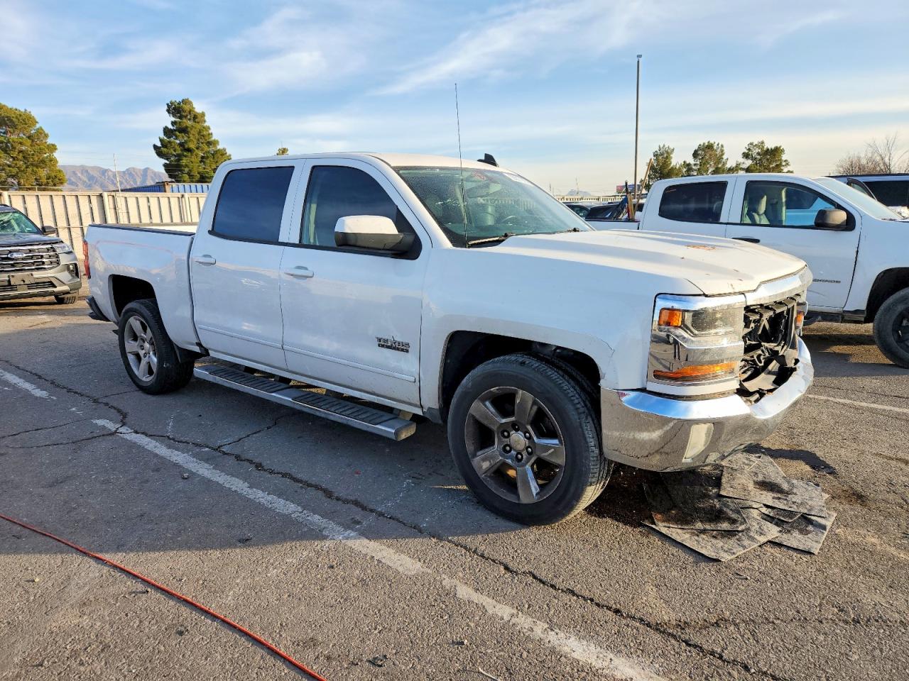 2017 CHEVROLET SILVERADO C1500 LT photo 4