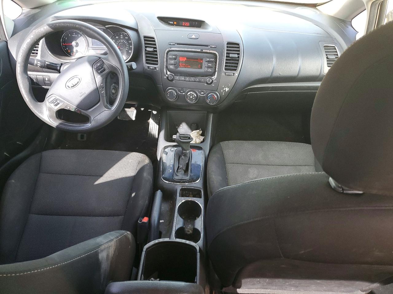 2017 KIA FORTE LX photo 8