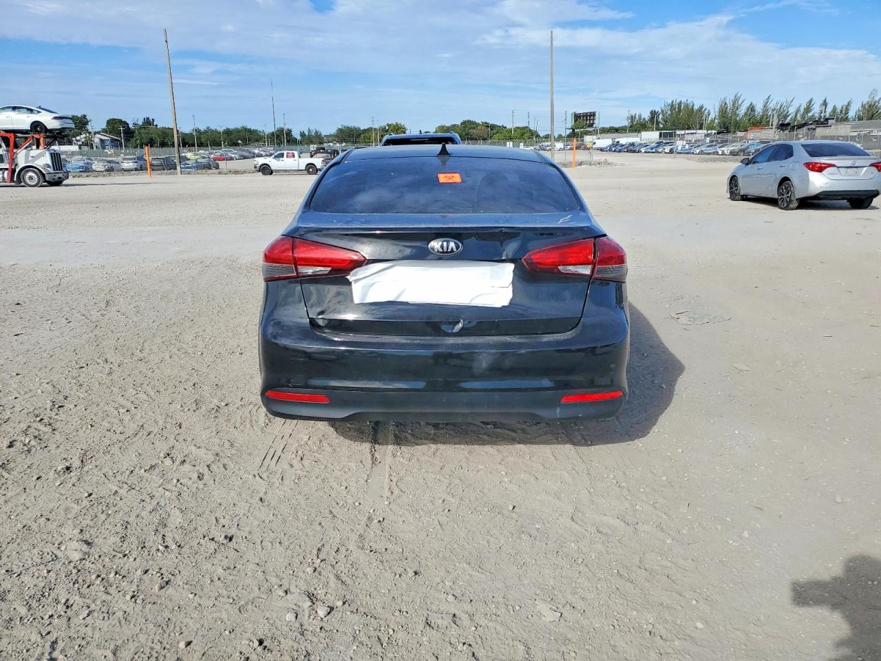 2017 KIA FORTE LX photo 6