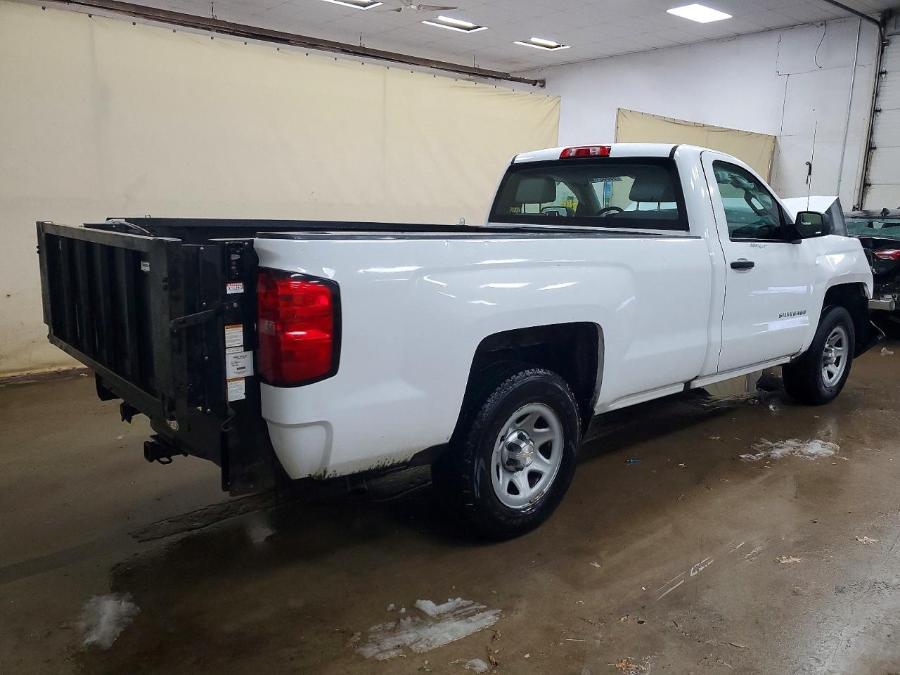 2017 CHEVROLET SILVERADO C1500 photo 3