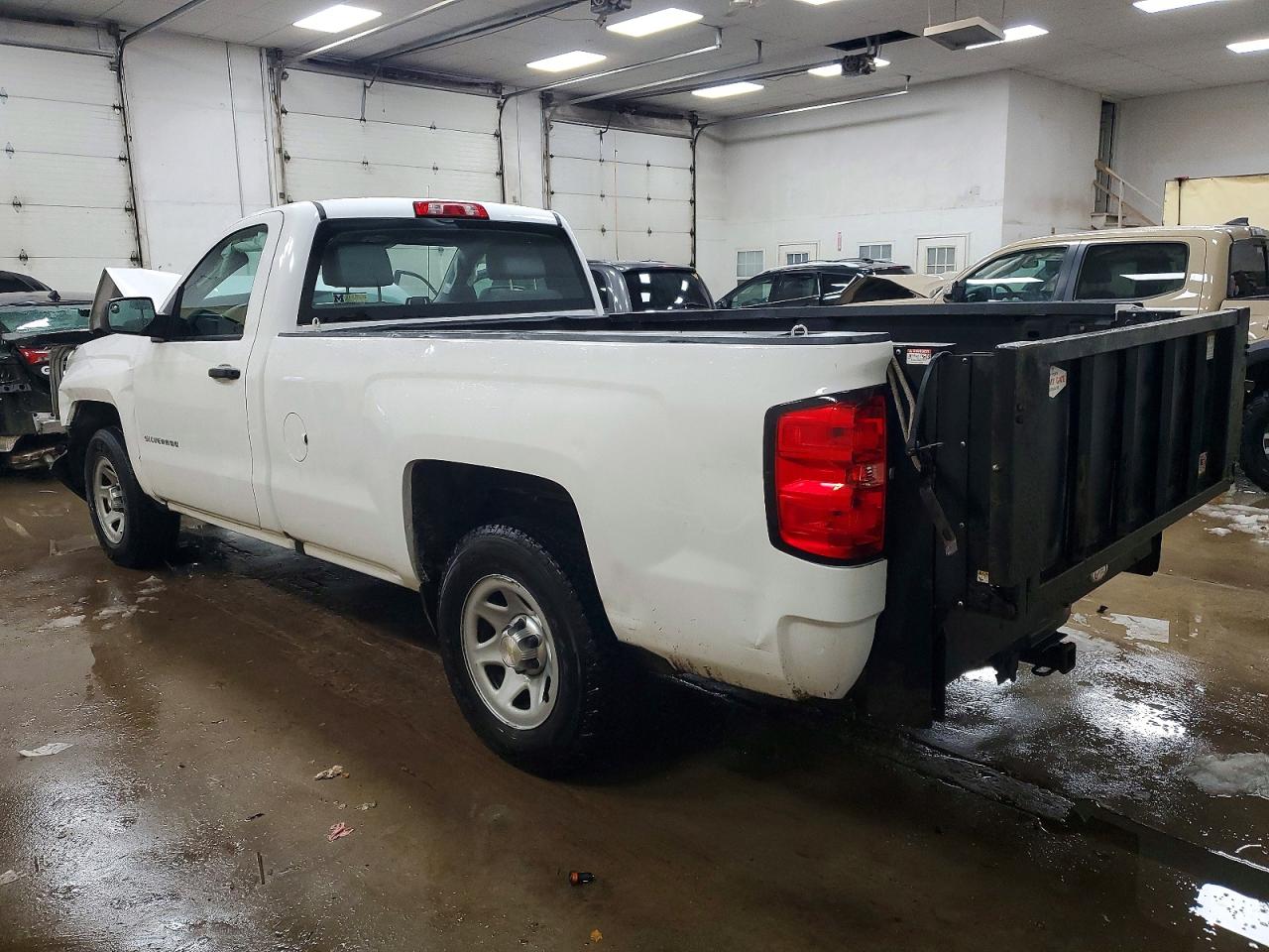 2017 CHEVROLET SILVERADO C1500 photo 2