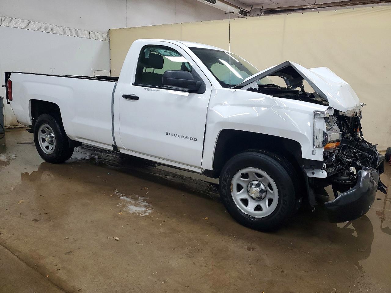 2017 CHEVROLET SILVERADO C1500 photo 4