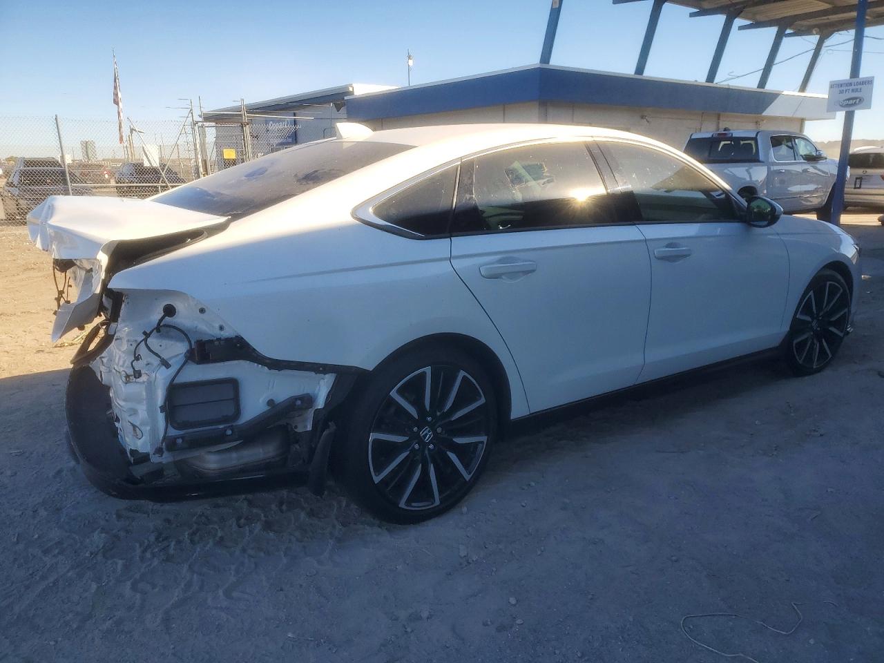 2024 HONDA ACCORD TOURING HYBRID photo 3