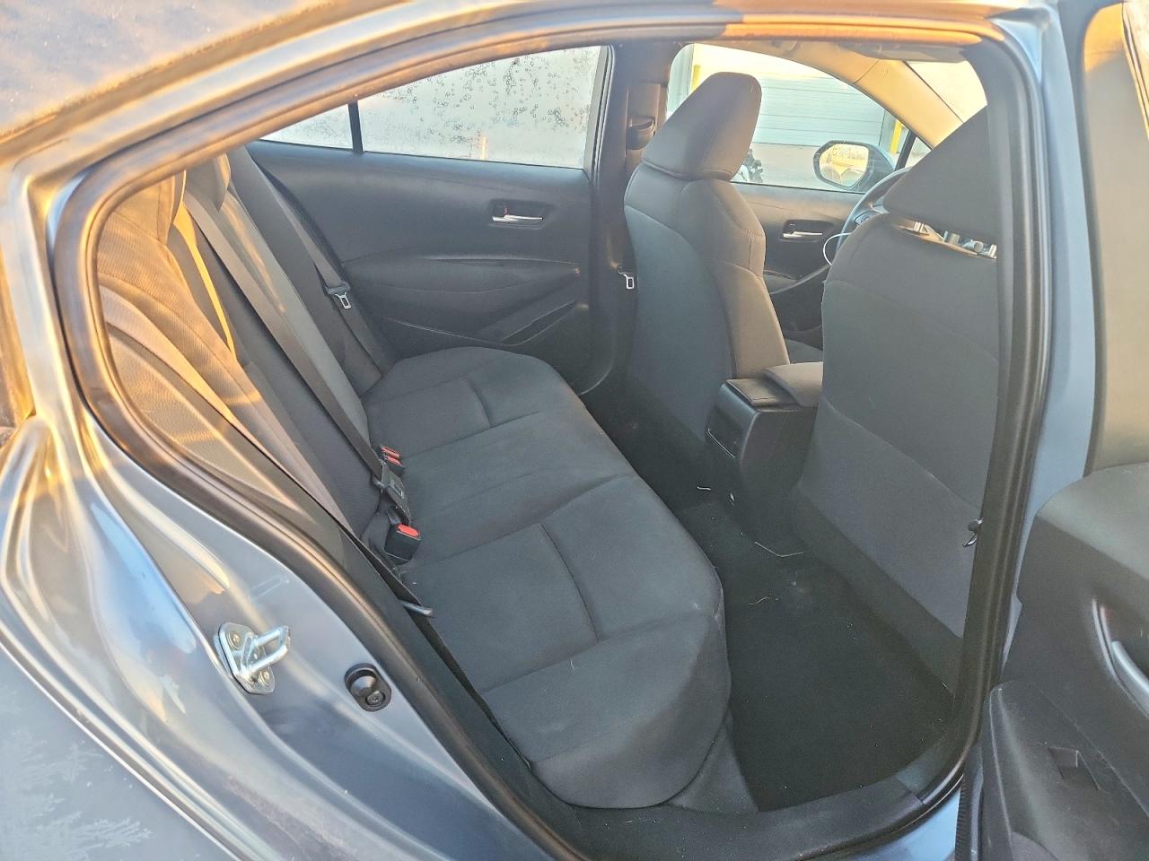 2021 TOYOTA COROLLA LE photo 10