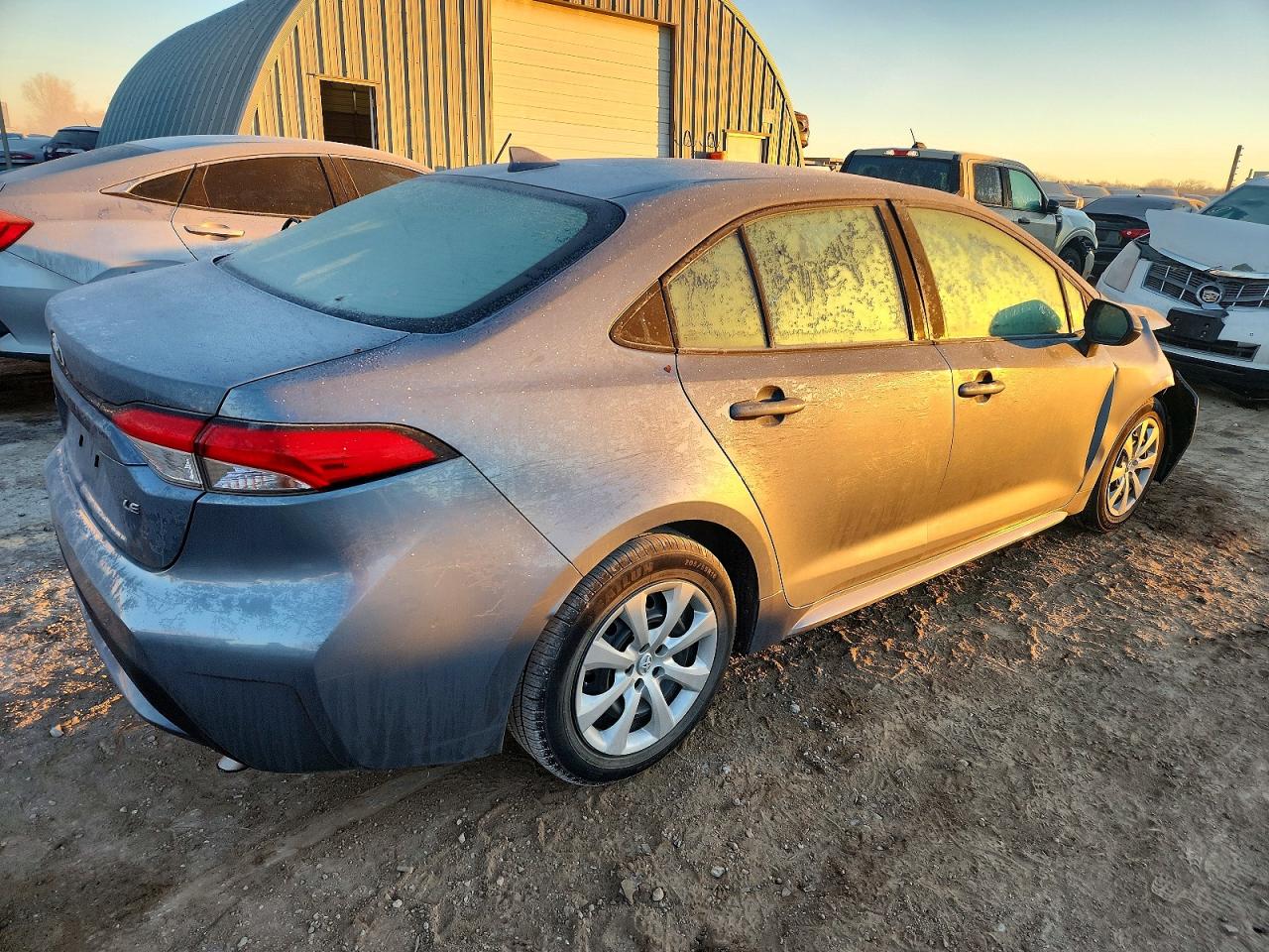 2021 TOYOTA COROLLA LE photo 3