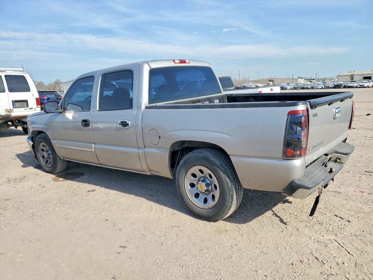 2006 CHEVROLET SILVERADO C1500 photo 2