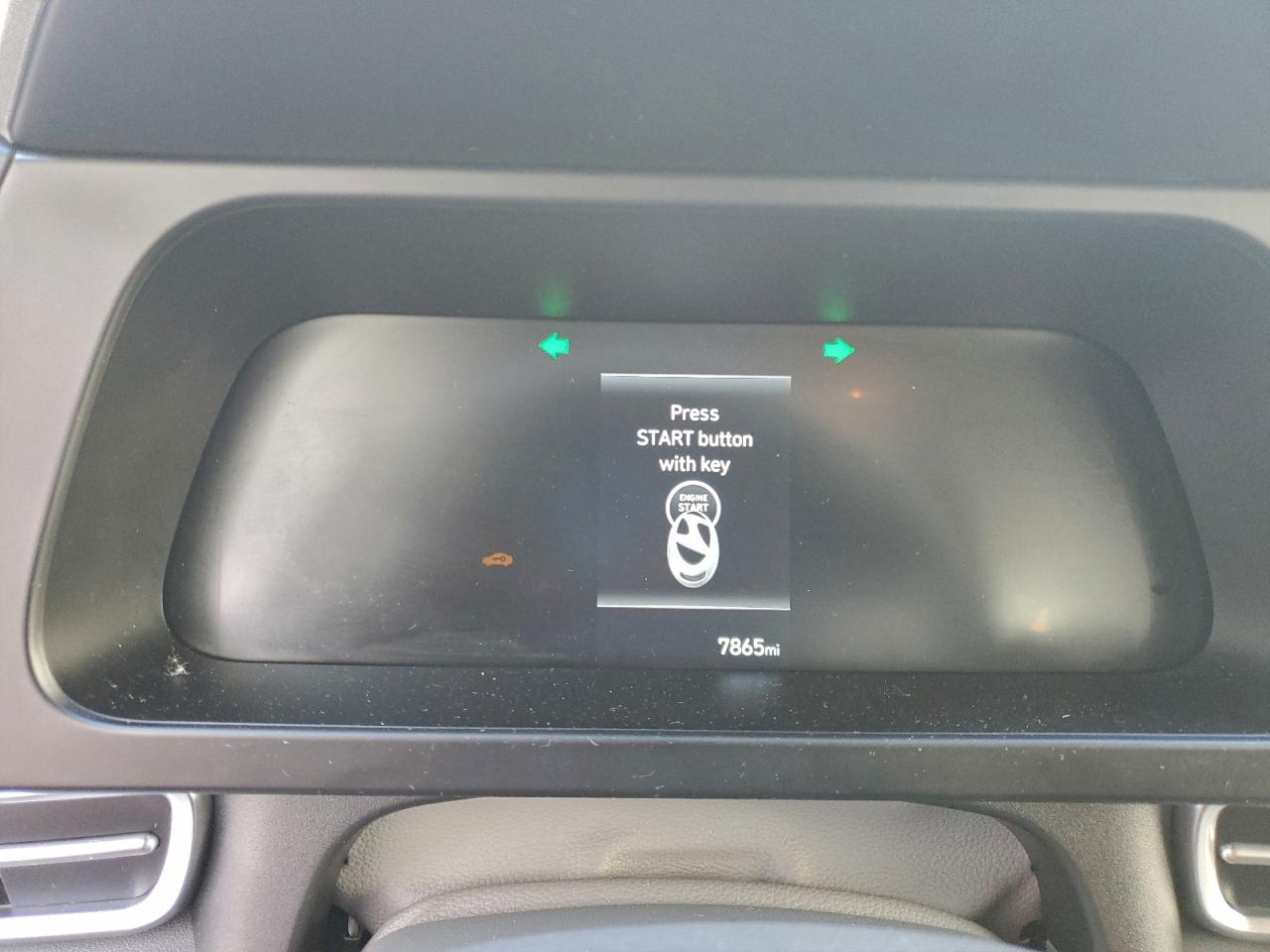 2025 HYUNDAI ELANTRA BLUE photo 9