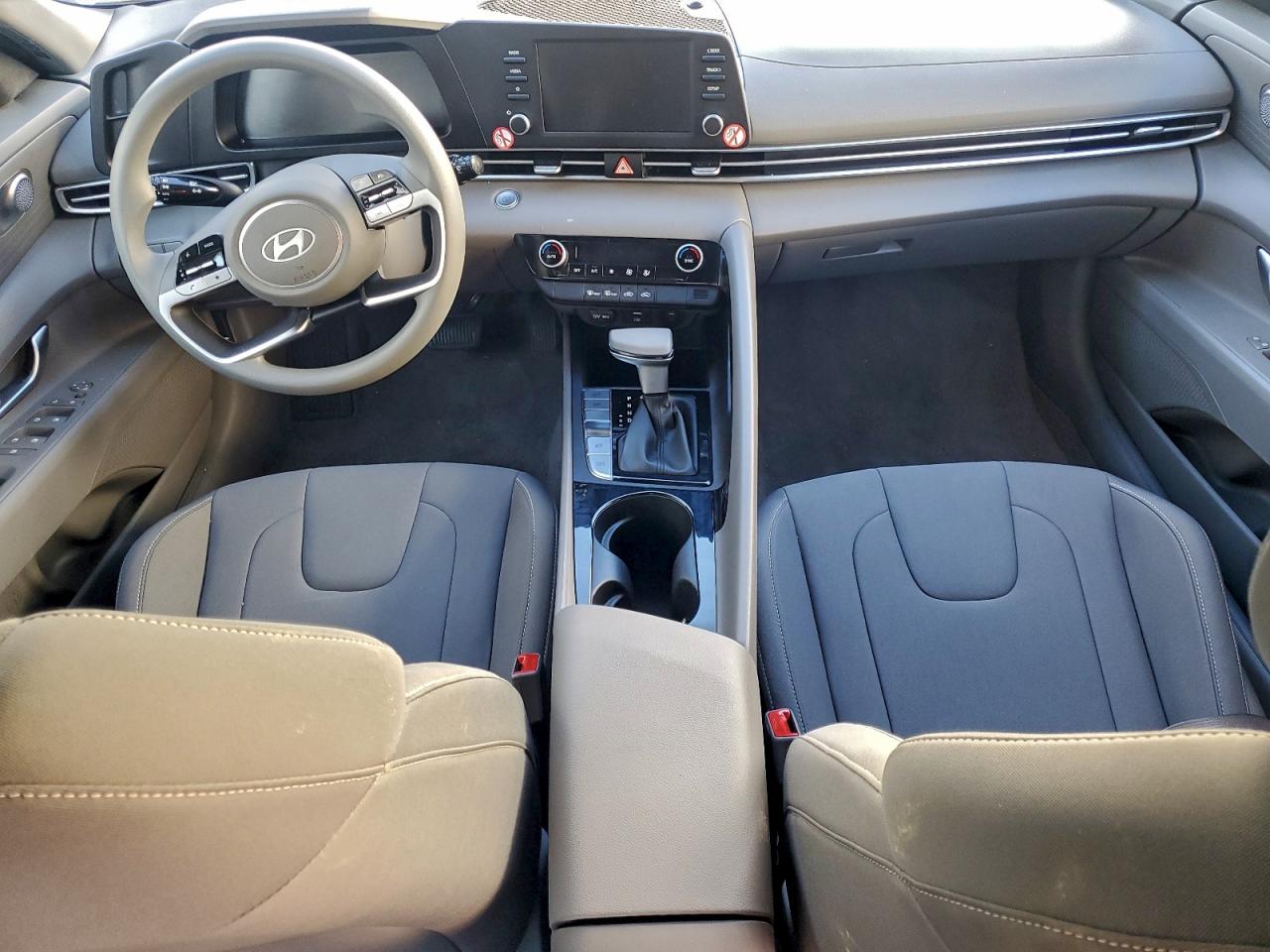 2025 HYUNDAI ELANTRA BLUE photo 8