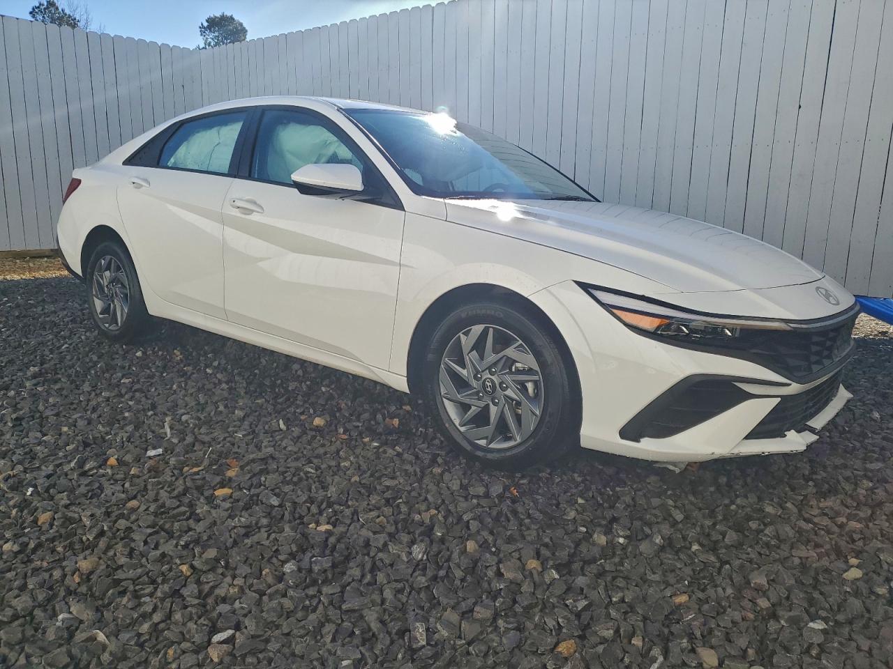 2025 HYUNDAI ELANTRA BLUE photo 4
