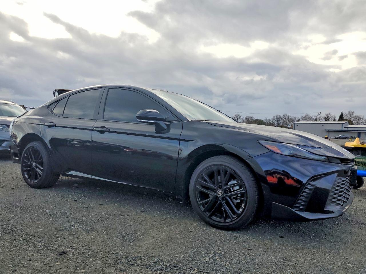 2025 TOYOTA CAMRY XSE photo 4