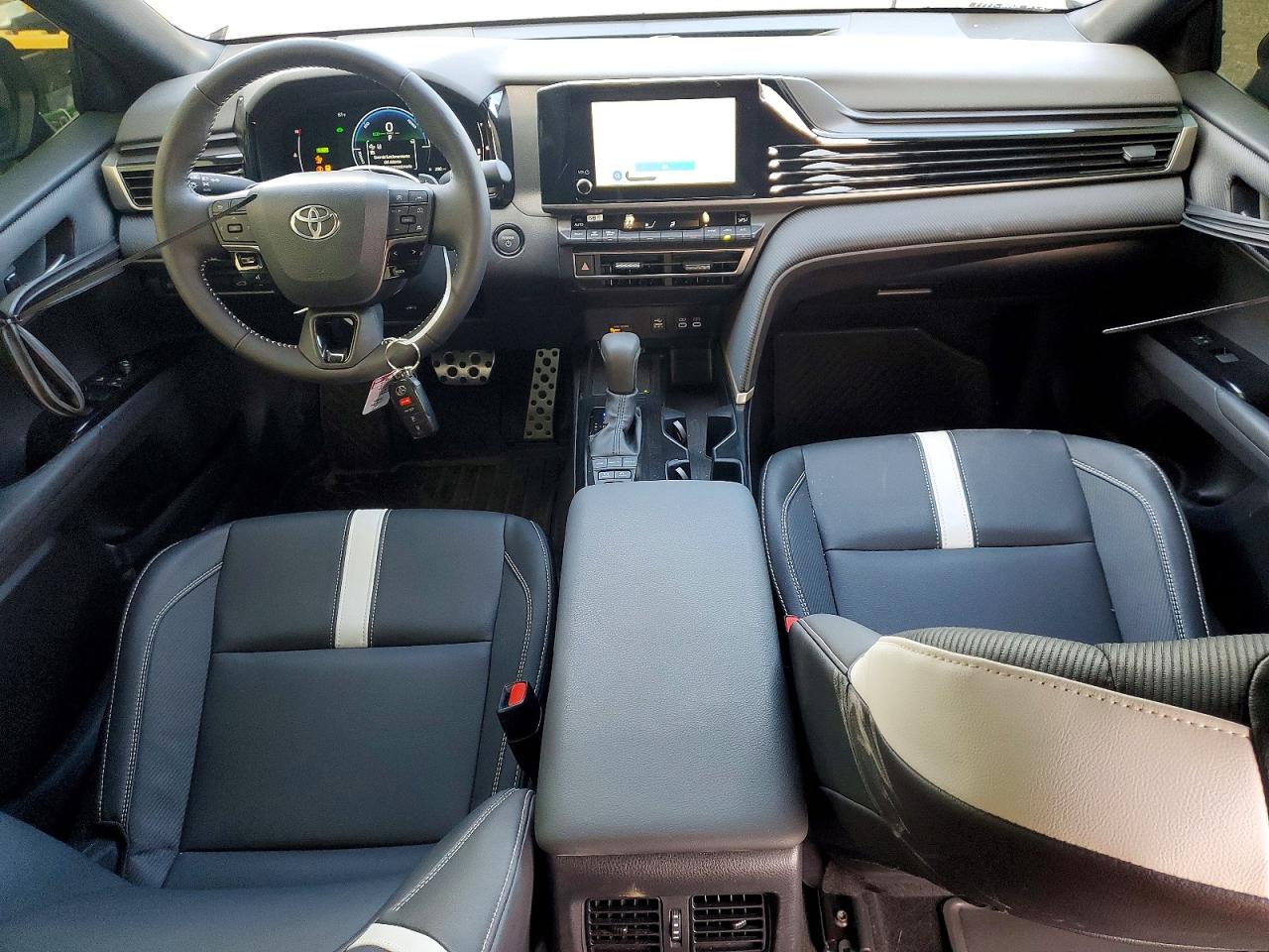 2025 TOYOTA CAMRY XSE photo 8