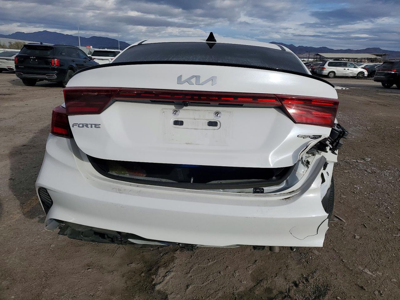 2023 KIA FORTE photo 6