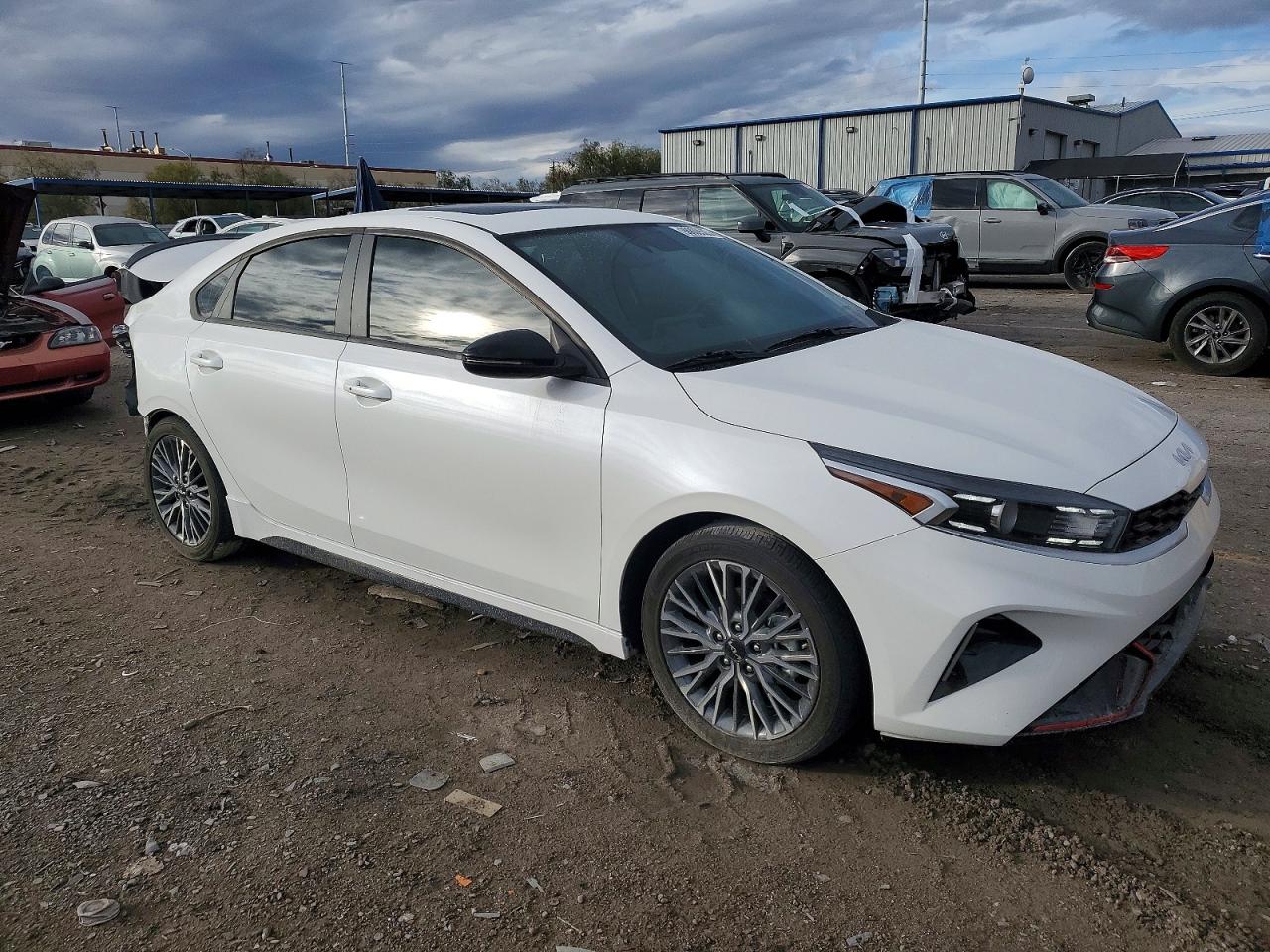 2023 KIA FORTE photo 4