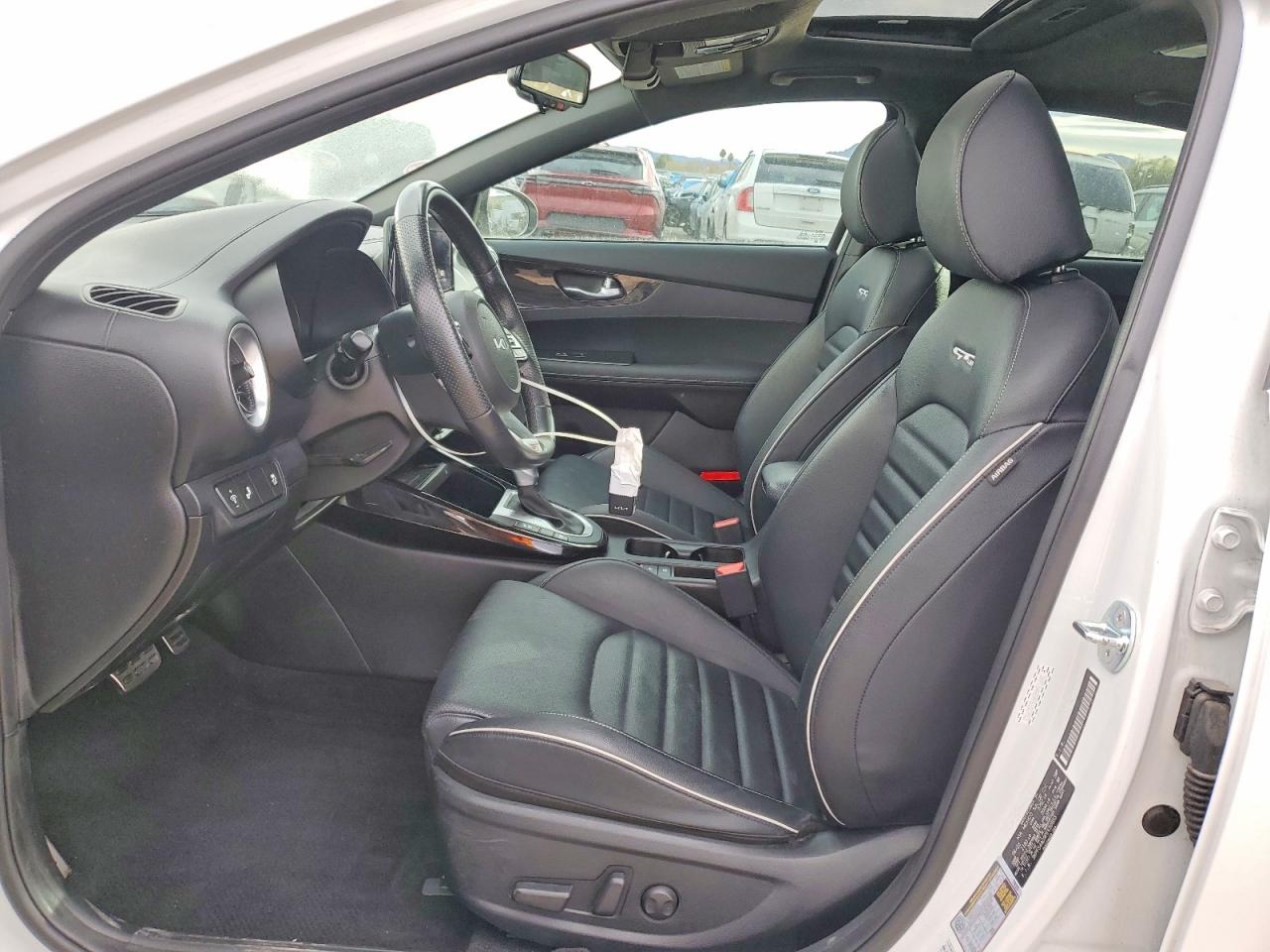 2023 KIA FORTE photo 7