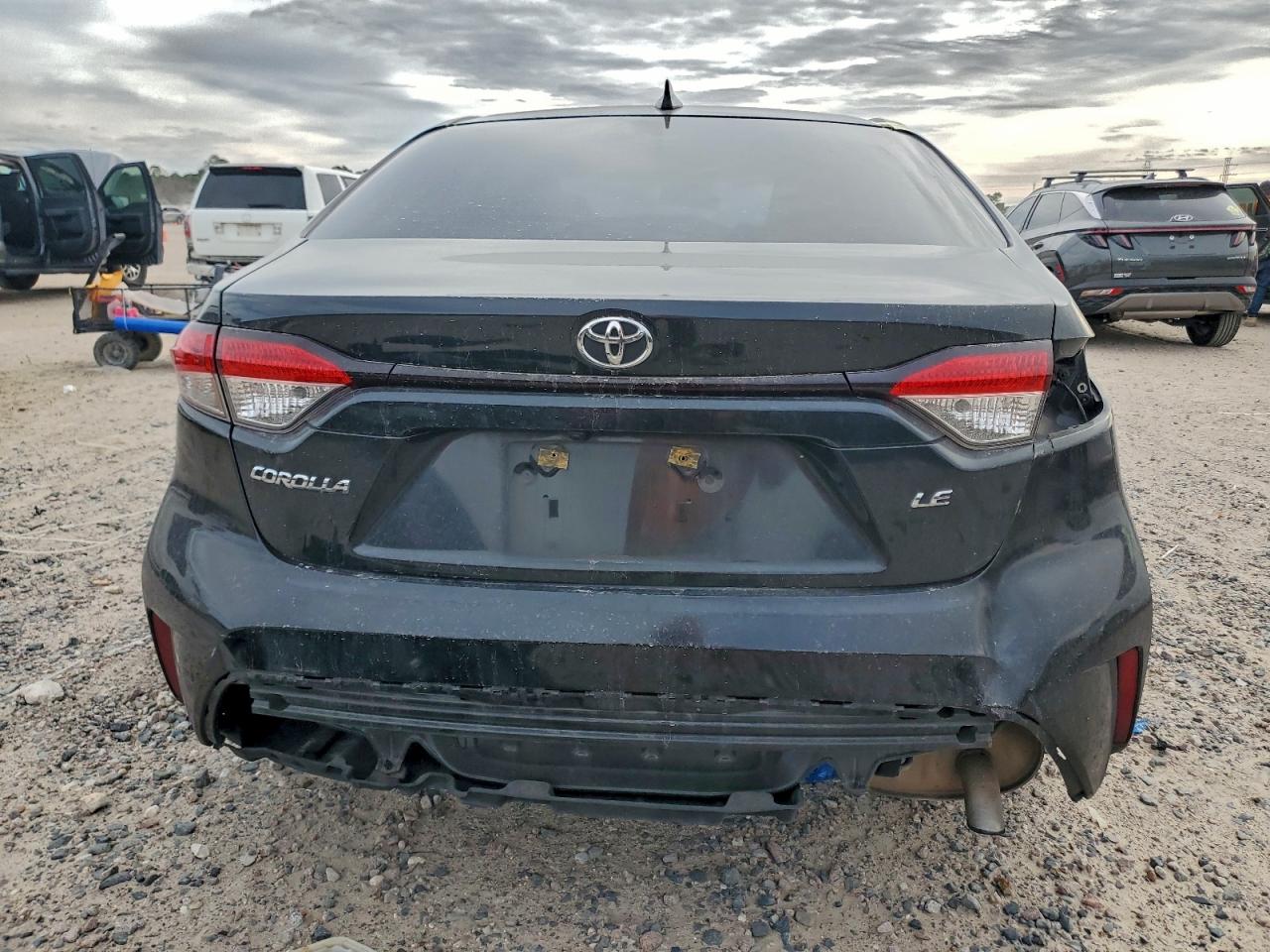 2020 TOYOTA COROLLA LE photo 6