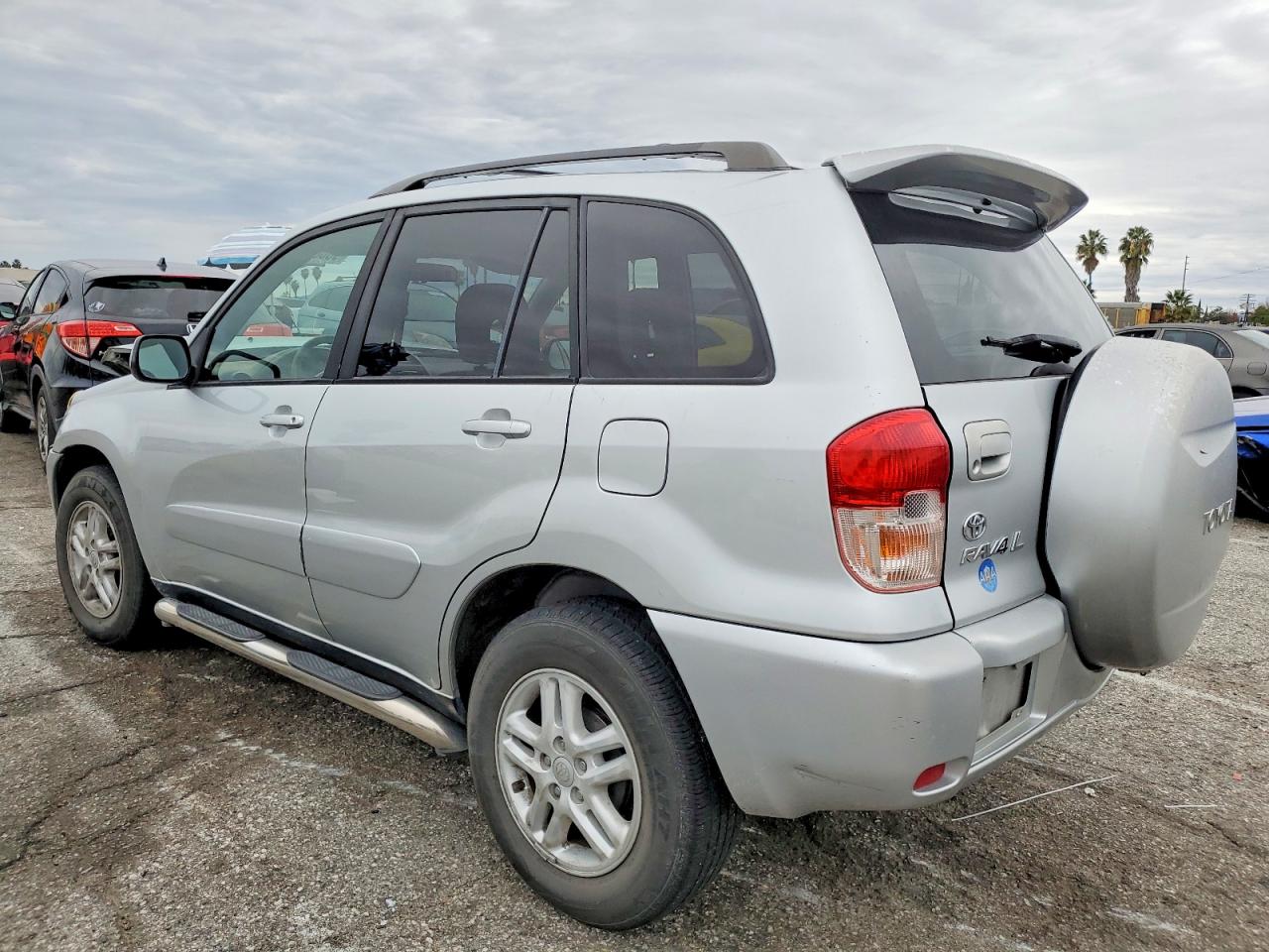 2003 TOYOTA RAV4 photo 2