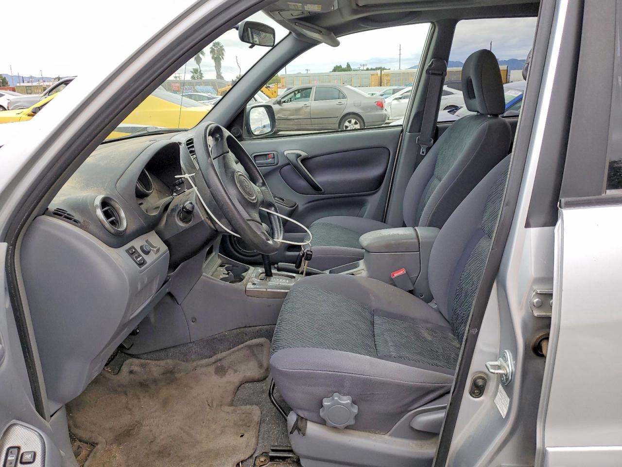2003 TOYOTA RAV4 photo 7