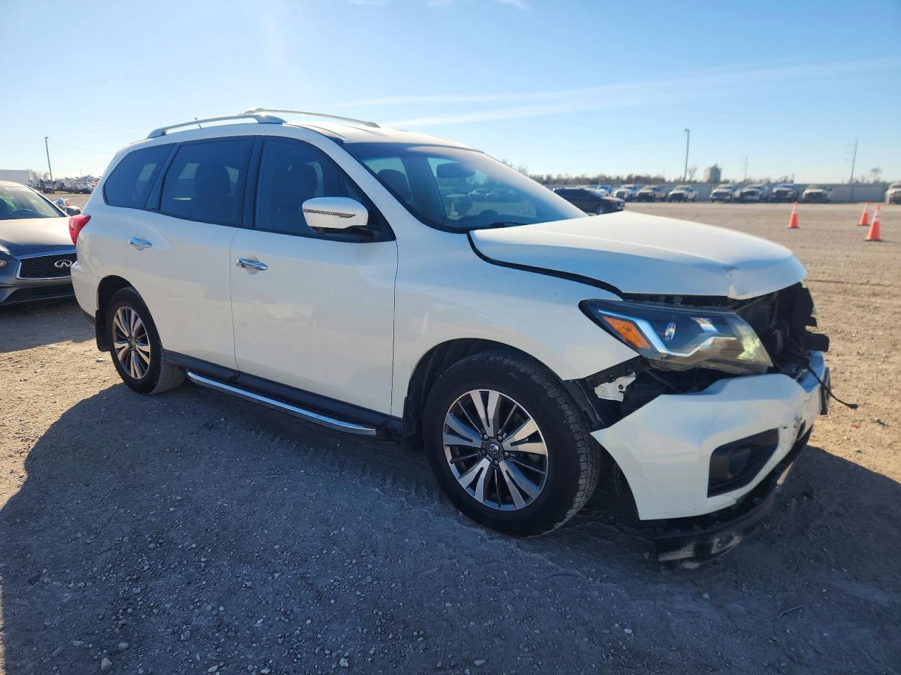 2017 NISSAN PATHFINDER S photo 4