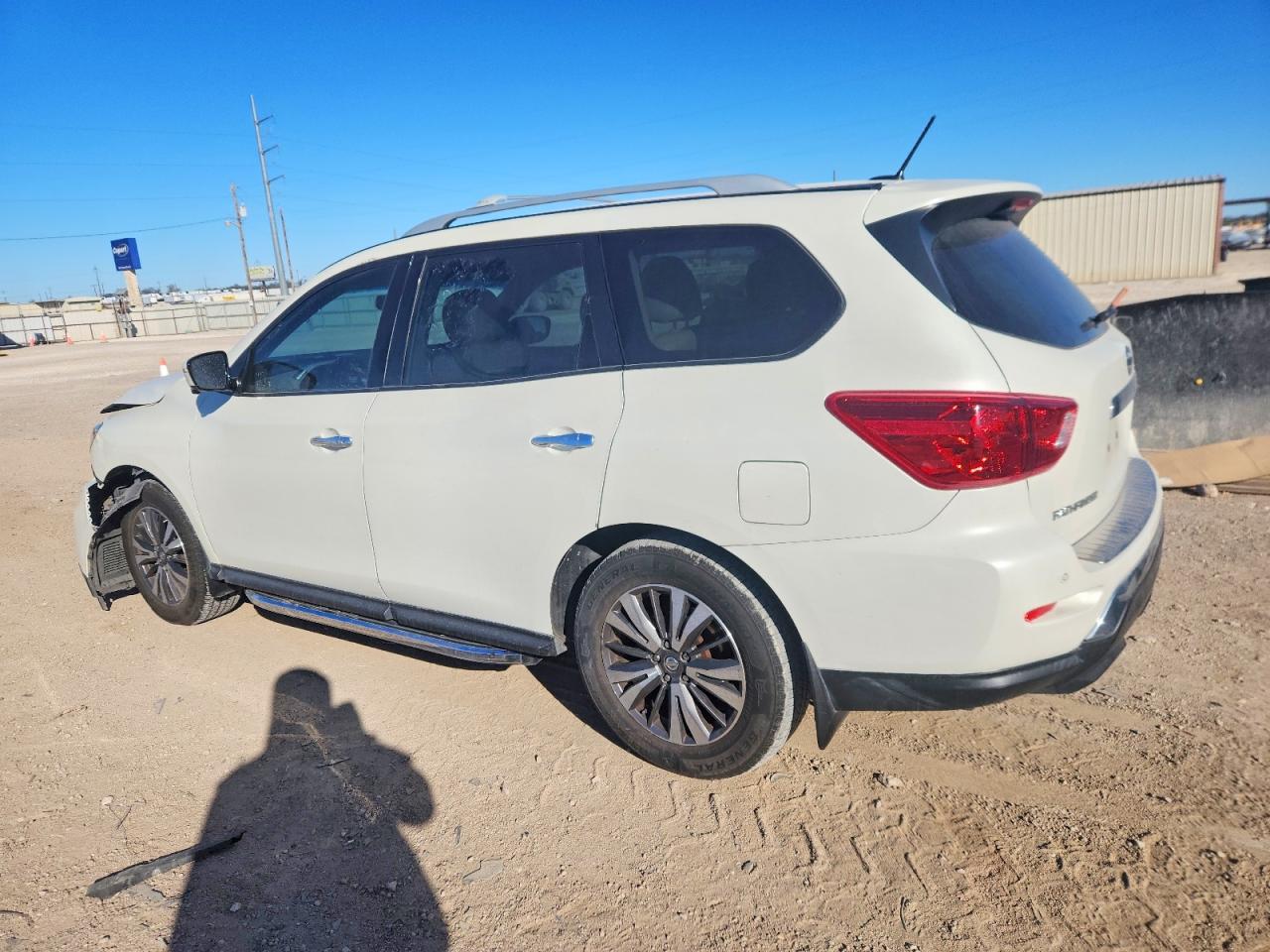 2017 NISSAN PATHFINDER S photo 2