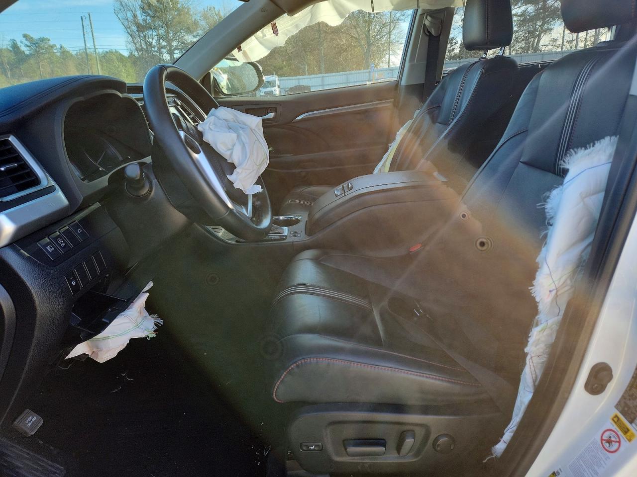 2019 TOYOTA HIGHLANDER SE photo 7
