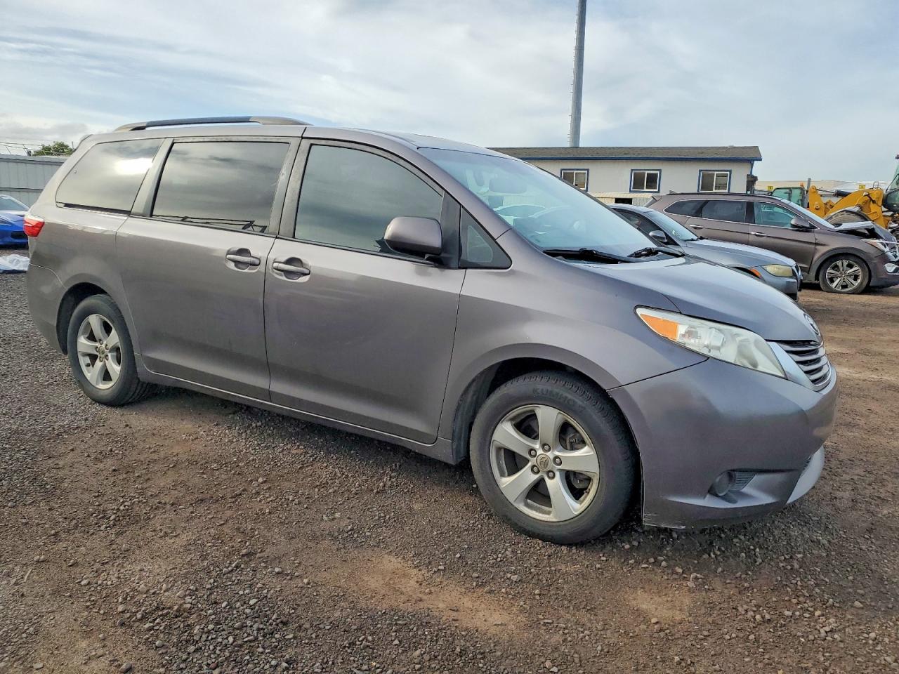 2015 TOYOTA SIENNA photo 7