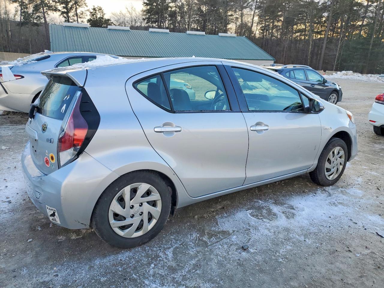 2015 TOYOTA PRIUS C photo 3
