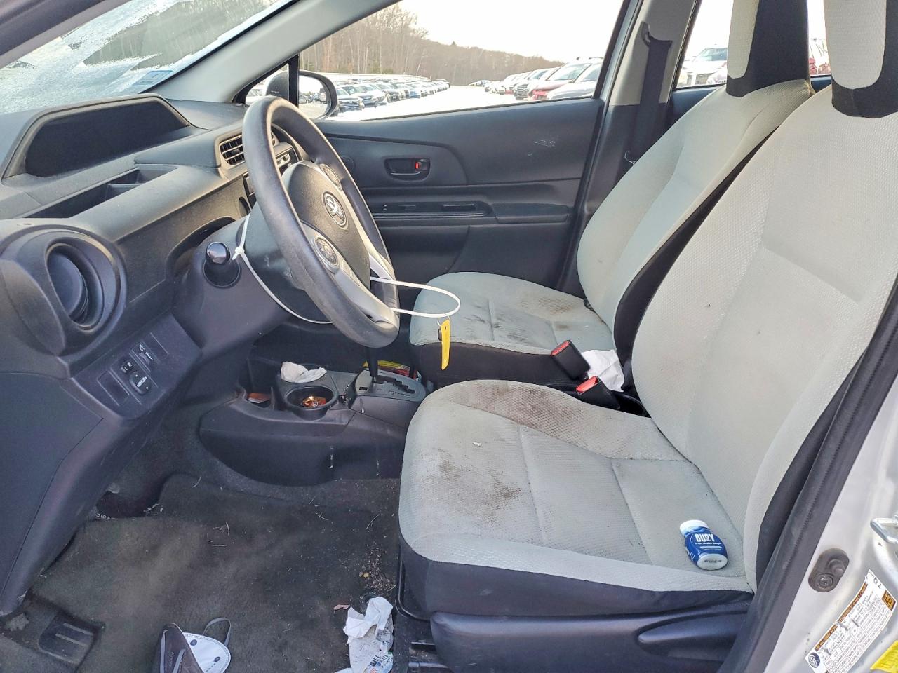 2015 TOYOTA PRIUS C photo 7