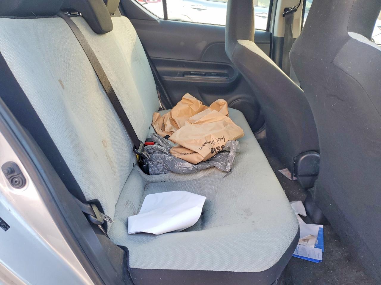 2015 TOYOTA PRIUS C photo 10