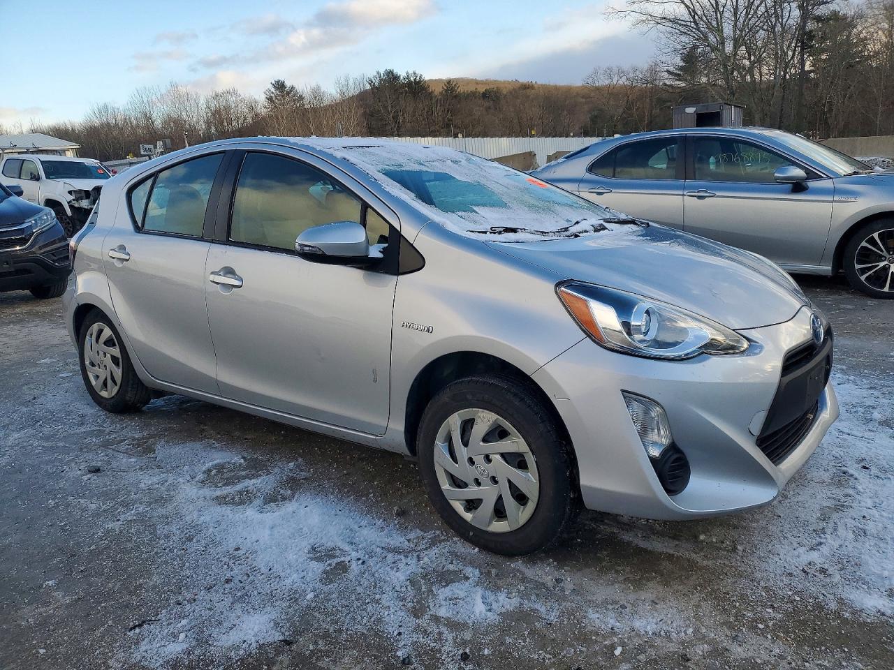 2015 TOYOTA PRIUS C photo 4