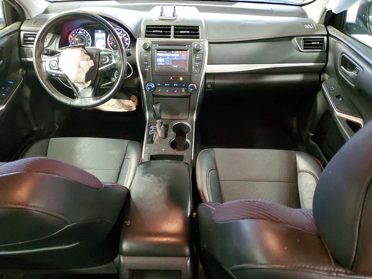 2017 TOYOTA CAMRY LE photo 8