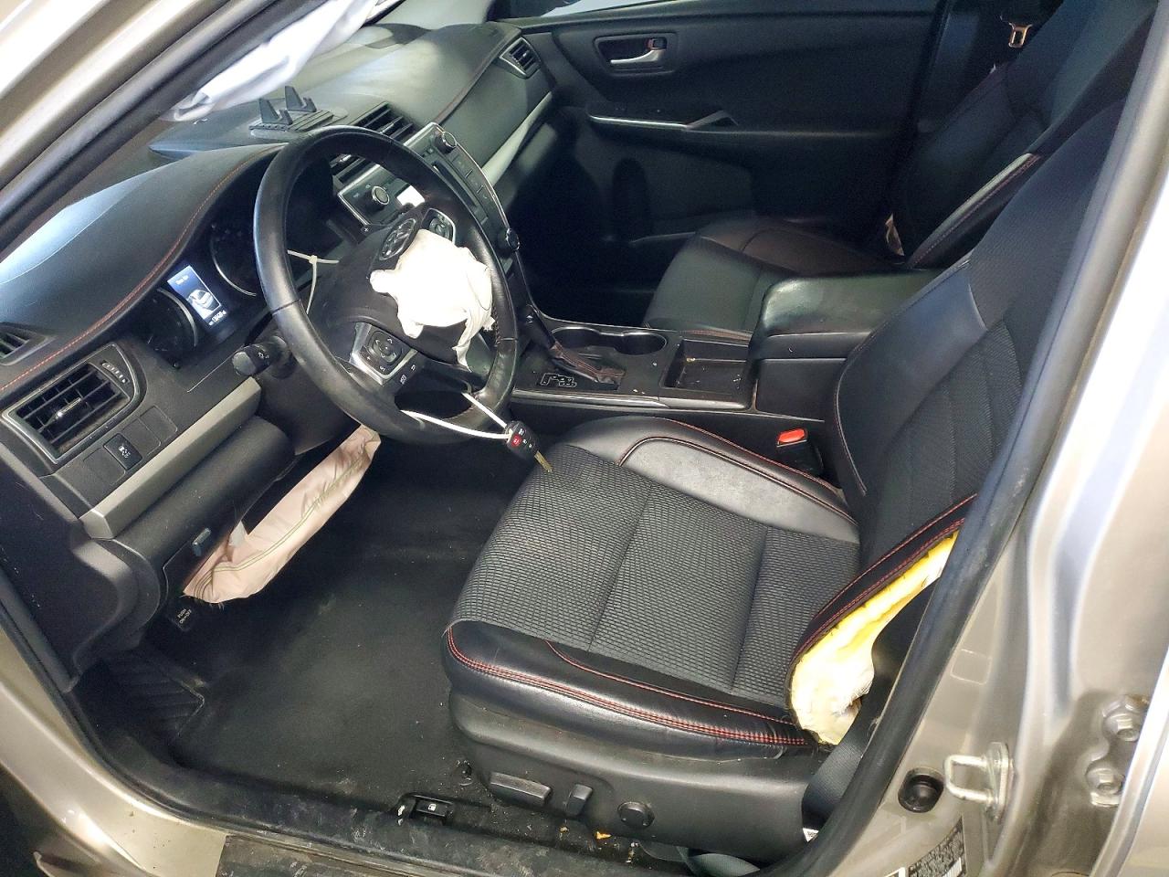 2017 TOYOTA CAMRY LE photo 7