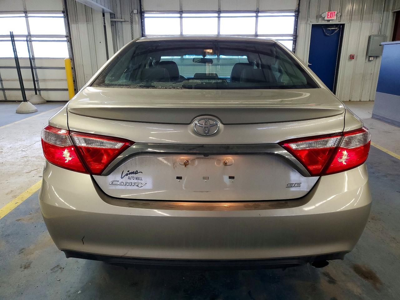 2017 TOYOTA CAMRY LE photo 6