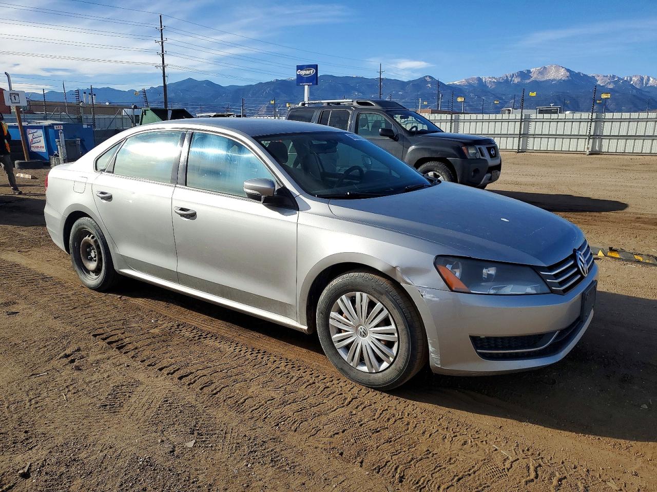 2014 VOLKSWAGEN PASSAT S photo 4