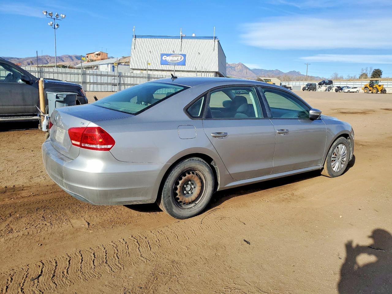 2014 VOLKSWAGEN PASSAT S photo 3