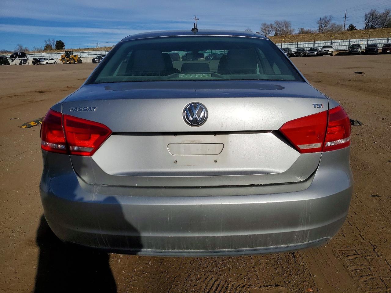 2014 VOLKSWAGEN PASSAT S photo 6