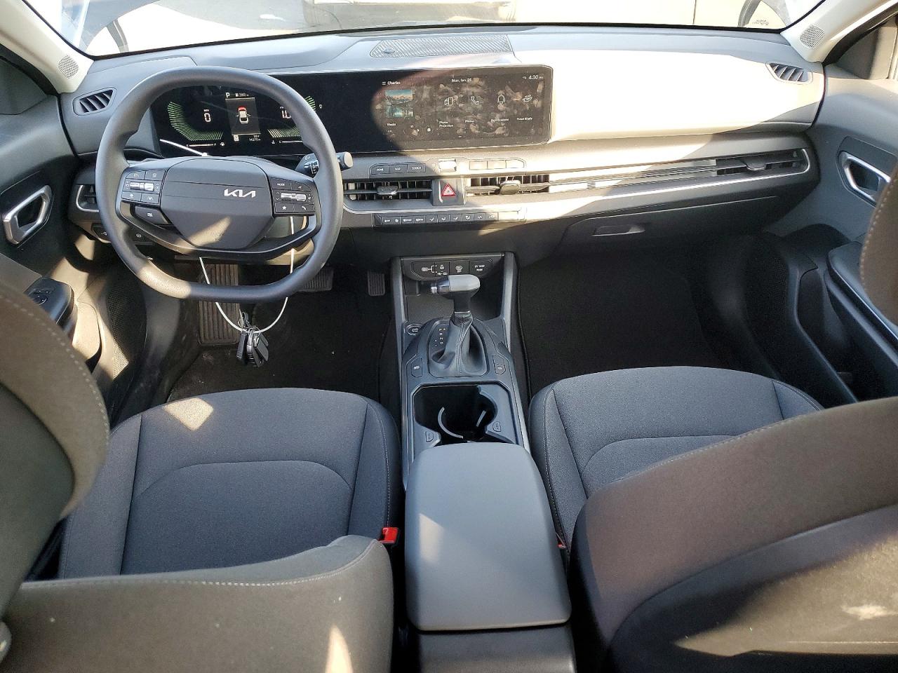 2025 KIA K4 LX photo 8